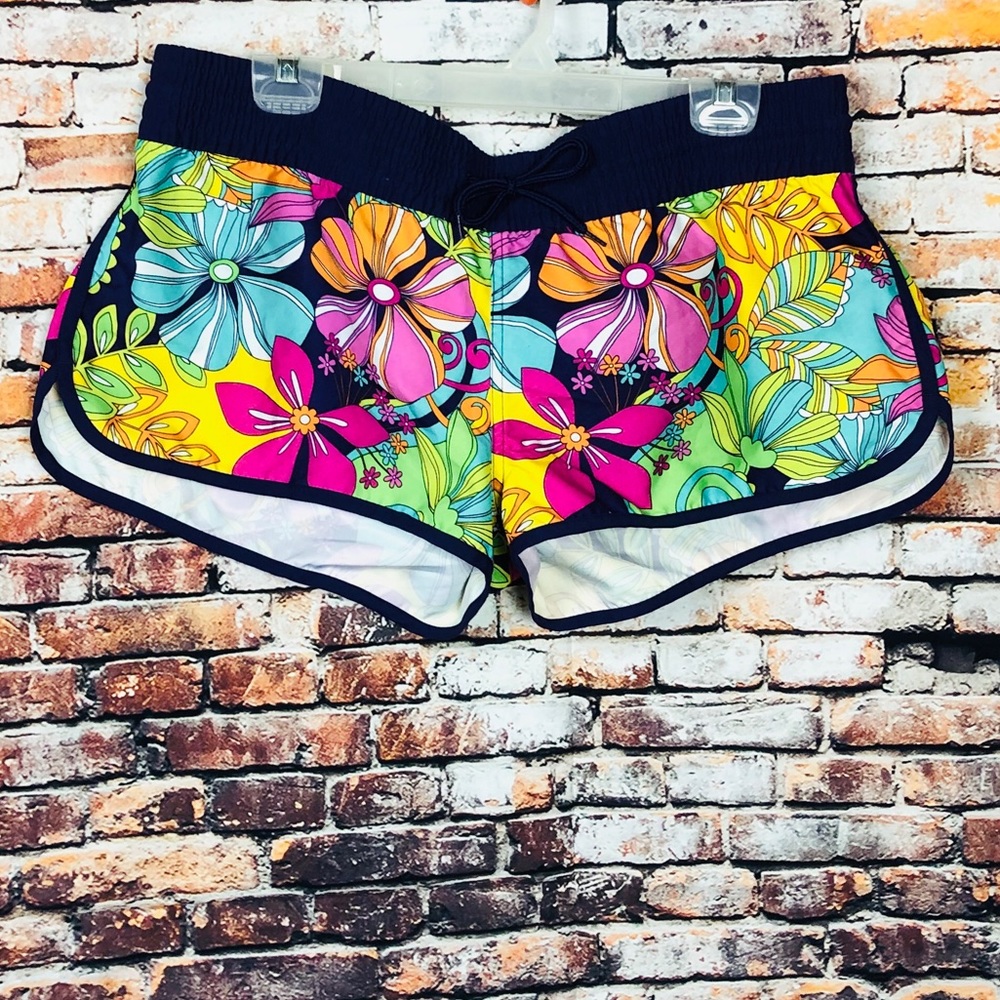 Short shorts vibrant colors!